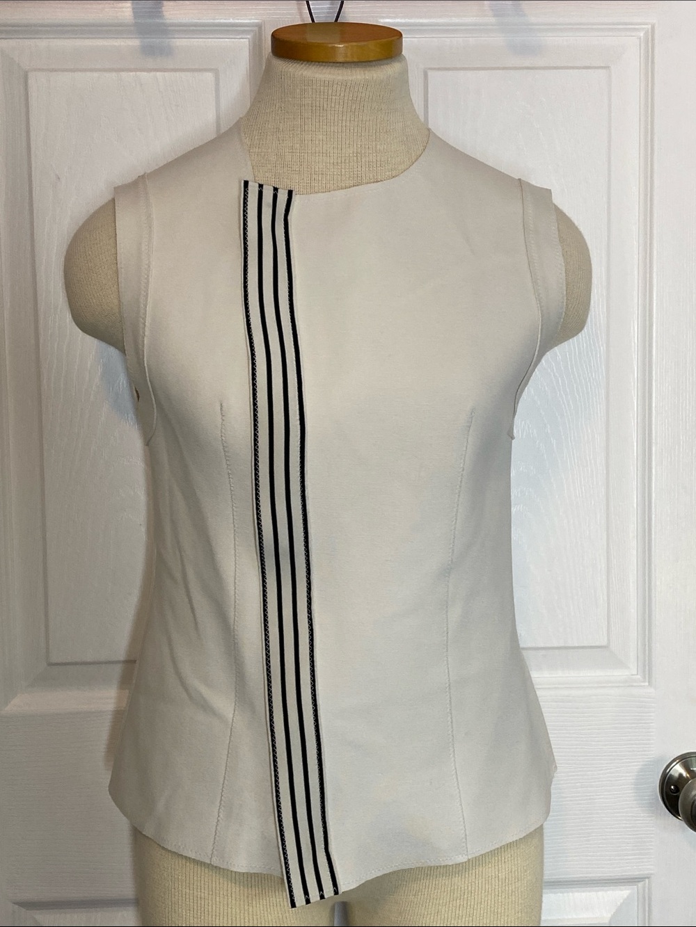 Marie Saint Pierre White Asymmetrical Structured Knit Tank Top 2 Made in Canada - Picture 2 of 15